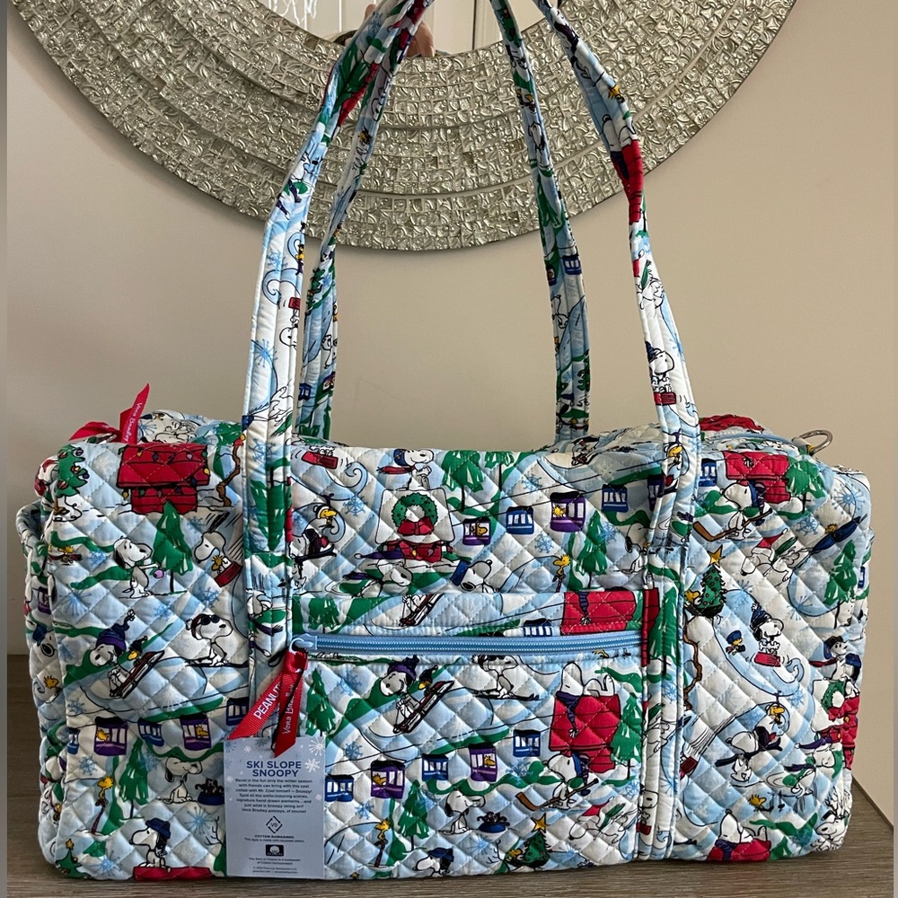 Vera Bradley large duffle snoopy ski slope NEW - Picture 2 of 12